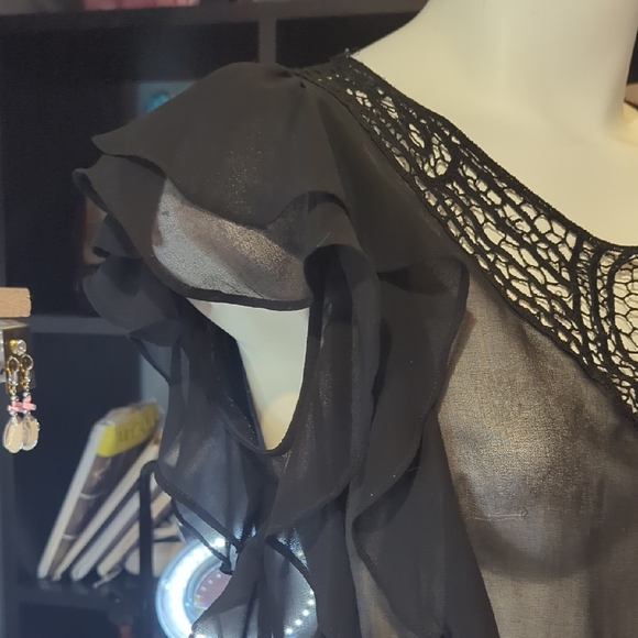 2B Bebe Black Sheer Ruffle Blouse - Picture 2 of 8